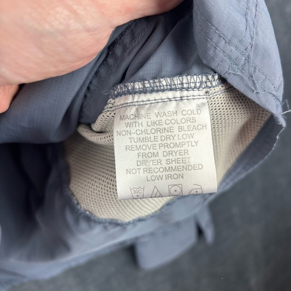 Simms Women’s Guide Series Fishing Outdoor ventilated Shirt in Gray Sz Small - Picture 10 of 13